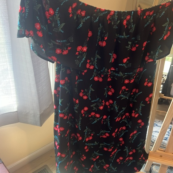 Dress - Picture 3 of 4